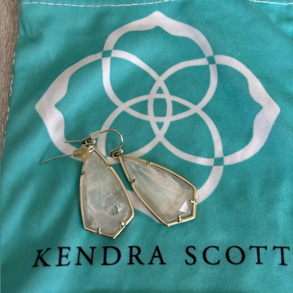 Kendra Scott Pearl Drop Earrings Gold Enclosure